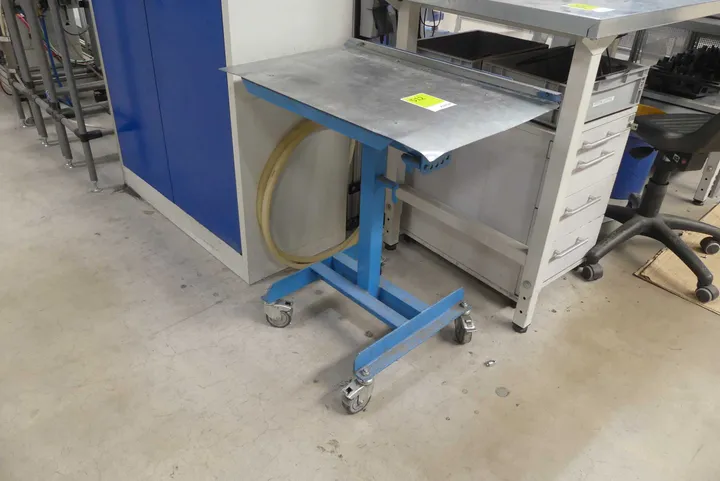 BEG - Materialwagen, ohne Inhalt Tragkraft: max. 150 kg